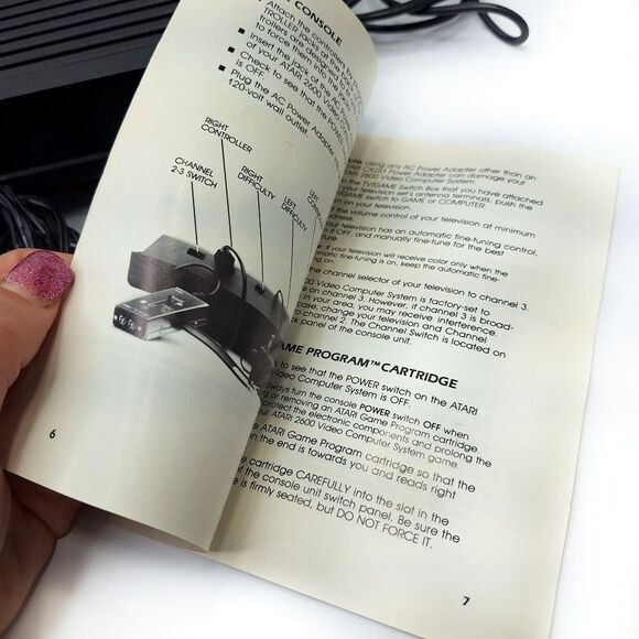 VTG Vintage 1980s Atari 2600 Video Computer System Console w/ Joystick & Manual - Picture 11 of 11